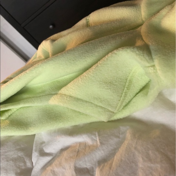 Columbia no sleeve vest - Picture 2 of 2